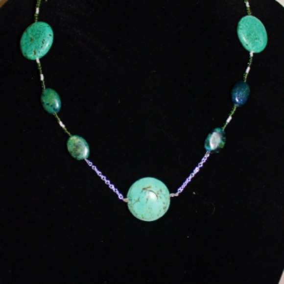 Jaded Spring *necklace* - Picture 2 of 4
