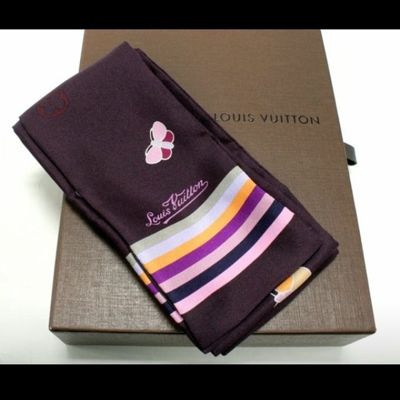 Auth Louis Vuitton 100%silk scraf   With box