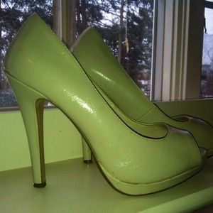 'Bone' Colored Pumps