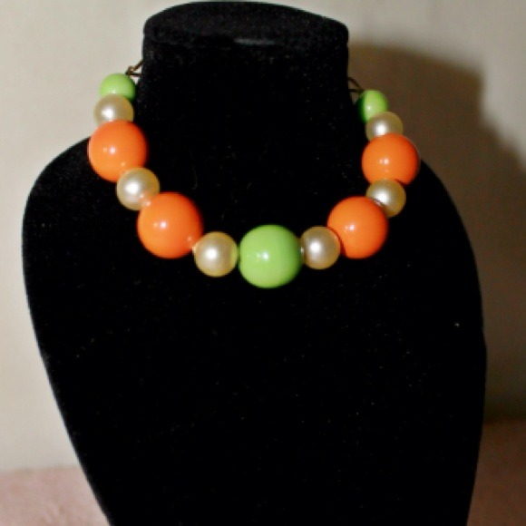 Glamour Housewife *Bracelet* - Picture 2 of 3