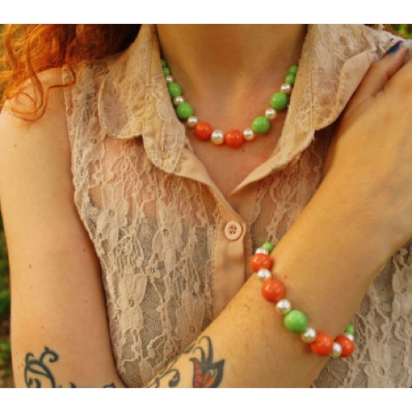 Glamour Housewife *Bracelet* - Picture 3 of 3