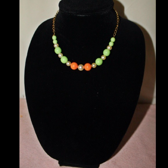 Glamour Housewife - Picture 3 of 3