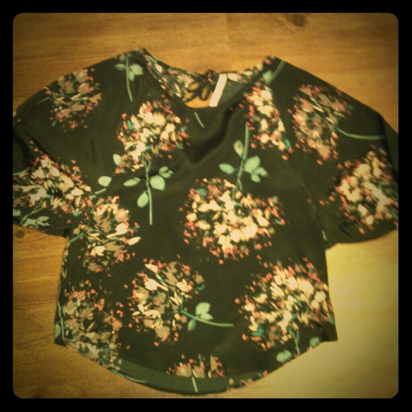 **SOLD**Floral Lauren Conrad top