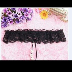 Lace pearl thong