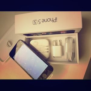 IPHONE 5S RESERVED FOR A CUSTOMER ALREADY SORRY