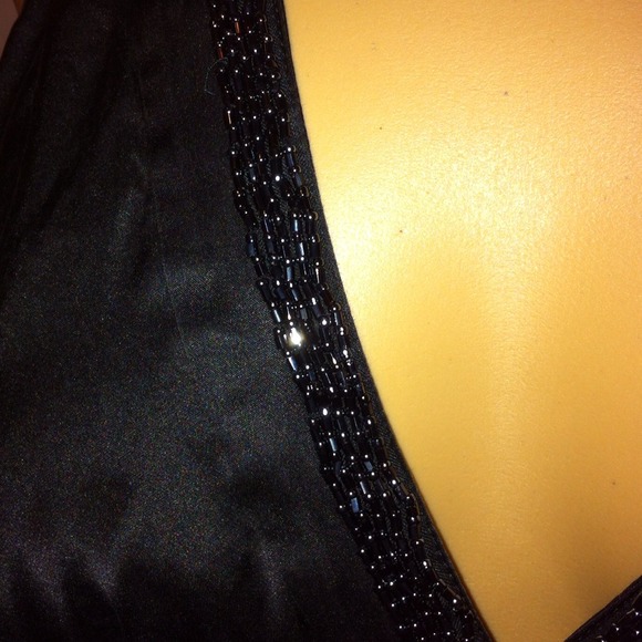 Express halter top - Picture 3 of 3