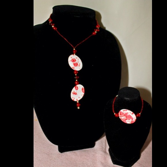 Floral Brimstone *Bracelet* - Picture 2 of 2