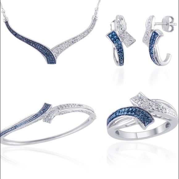 💯 AUTHENTIC Blue and white DIAMOND SET