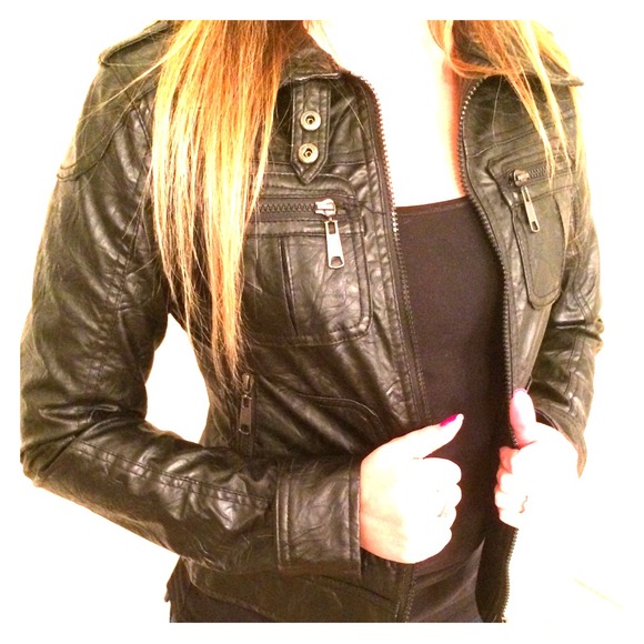 Sexy black jacket💋 SOLD IN BUNDLE - Picture 1 of 4