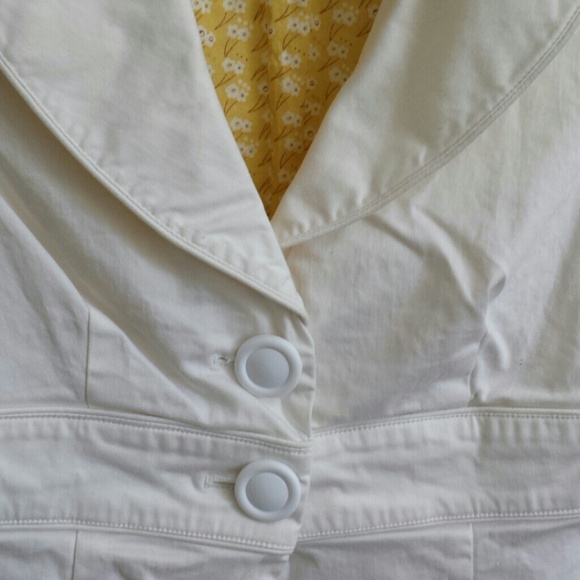 Cropped Blazer - Picture 2 of 3