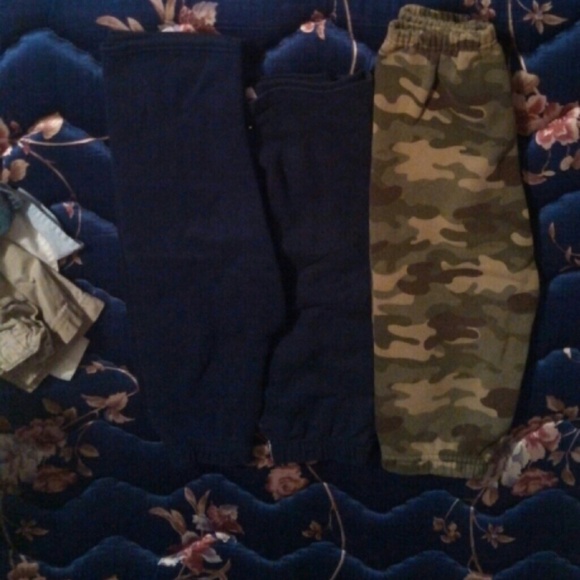 3 pairs of sweats