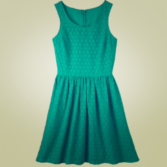 ❌❌SOLD❌❌Perfect green eyelet sundress