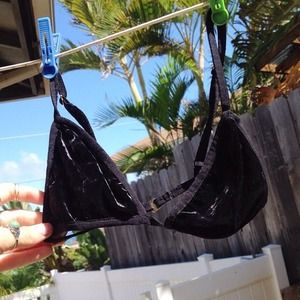 Brandy Melville black velvet bralette 💗