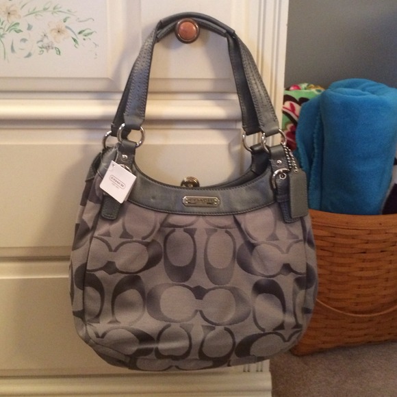 AUTHENTIC COACH SOHO SIGNATURE HOBO BAG