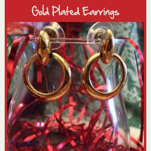 Gold plated pierced earrings, beautiful! 🎁🎉