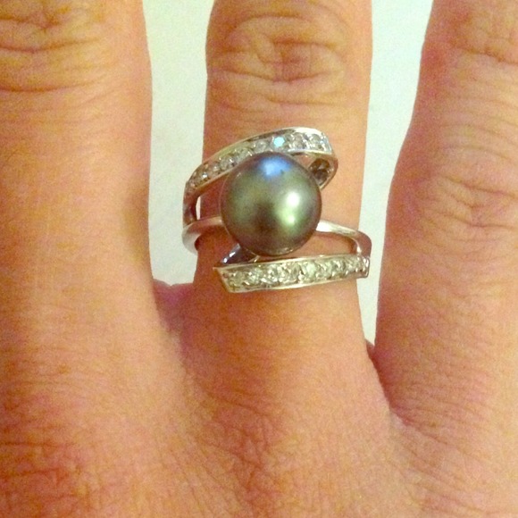 Tahitian black pearl 14k white gold diamond ring!