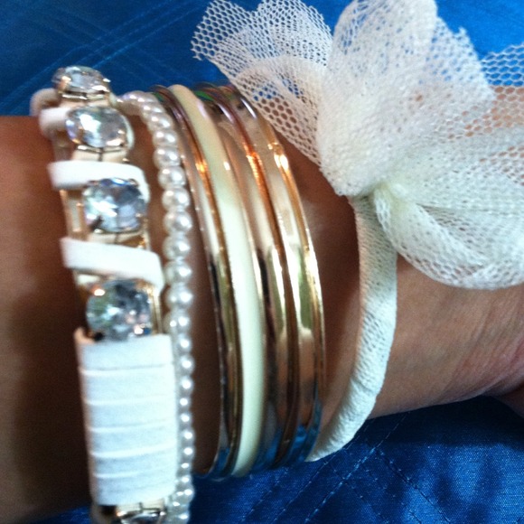 Rhinestone pear bangle bracelet set