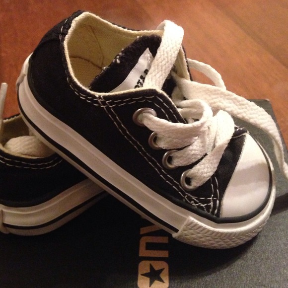 Converse - Picture 2 of 4