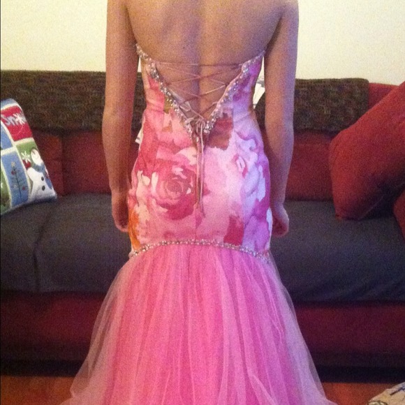 Homecoming dress - Picture 2 of 2