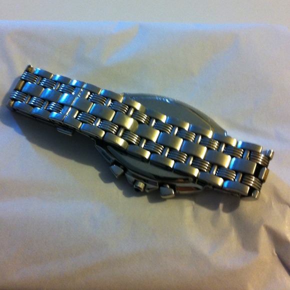 Watch - Picture 3 of 3