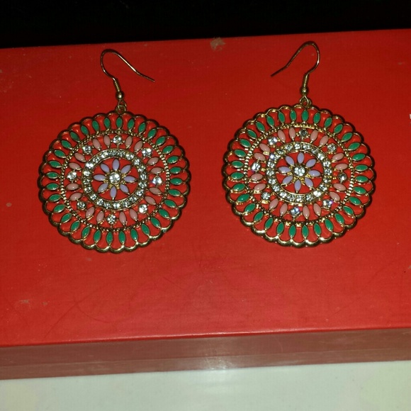 Earring - Picture 2 of 2