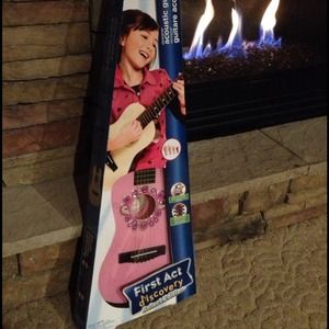 🎀FIRST ACT GUITAR 🎀✨SOLD✨