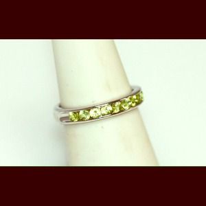 Sale🚩0.66 CTW PERIDOT RING .925 silver Size 6.5