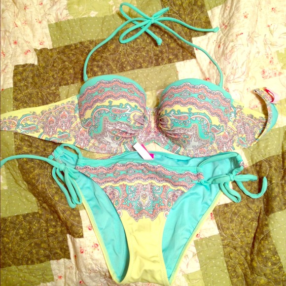 ⭐️REDUCED⭐️Victorias Secret bathing suit