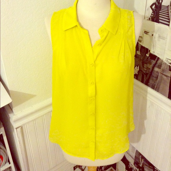 Yellow sleeveless shirt