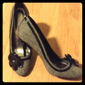 White House Black Market heels!