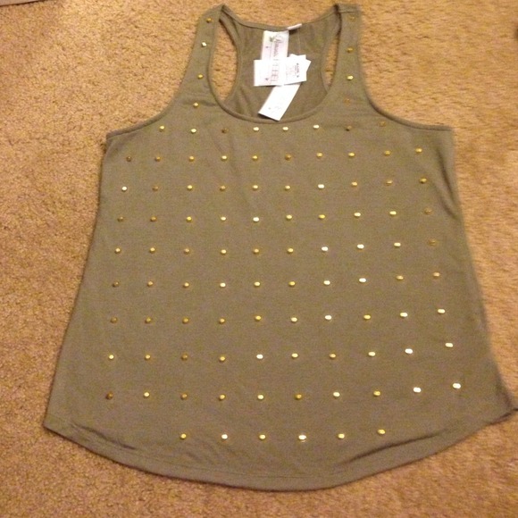🚫SOLD🚫 Dark green top with gold studs