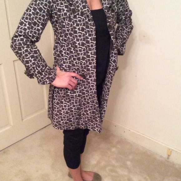 Steve Madden giraffe print trench coat size M