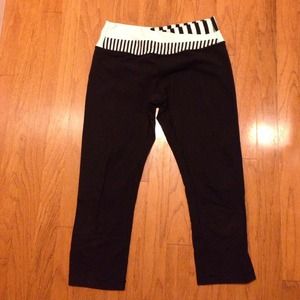 Lululemon crops!! Great condition! Sz. 6...Pp only