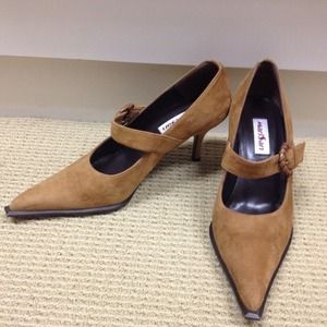 Great looking designer pumps from Spain