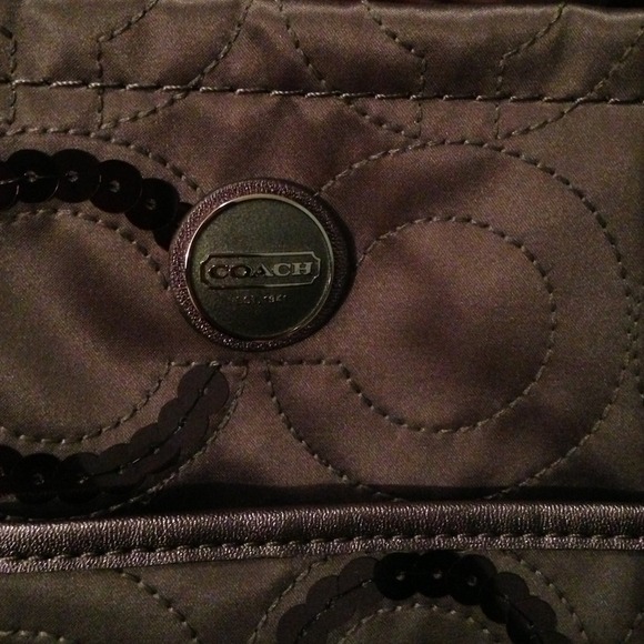 ❌SOLD❌Coach tote - Picture 2 of 4