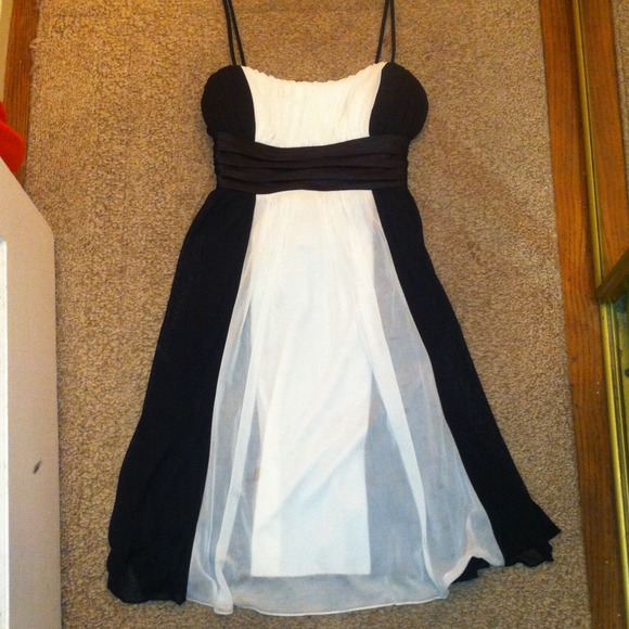 ✨Brand new✨black and white evening dress