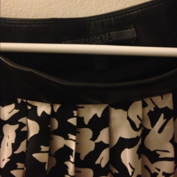 ๐SALE๐HP๐New w/out tag Pleated skater Skirt - Picture 4 of 4