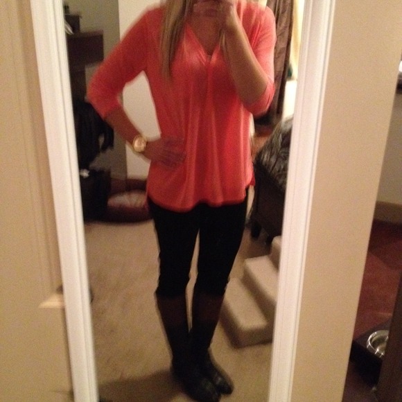🚫TRADED🚫Bright coral 3/4 sleeve toppl