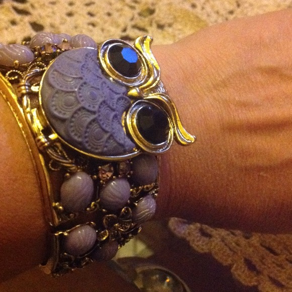 Gold Owl bracelet - Picture 3 of 4