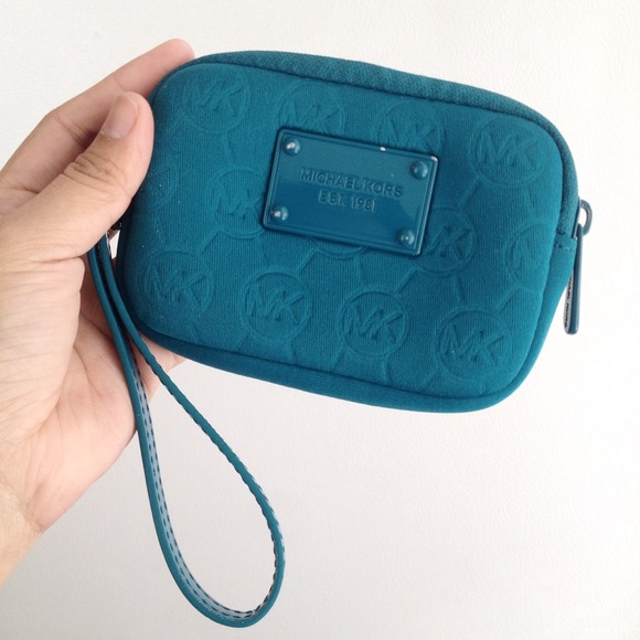 🔴SOLD🔴 Micheal Kors Wristlet