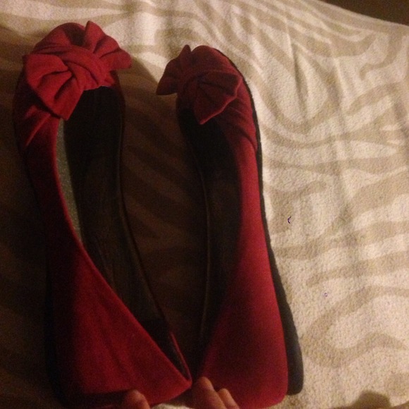 Red flats - Picture 2 of 2