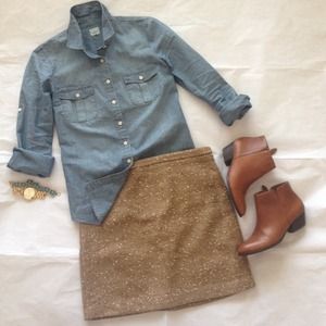 🚫SOLD🚫Tan/Gold Speck Skirt