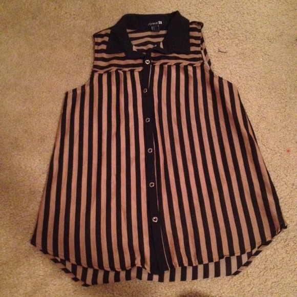 Button up collared sleeveless shirt - Picture 1 of 2