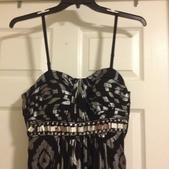 Dress - Picture 2 of 3