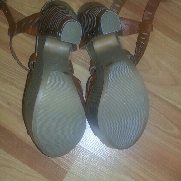 ×××SOLD××××Jessica Simpson platform heels - Picture 2 of 4