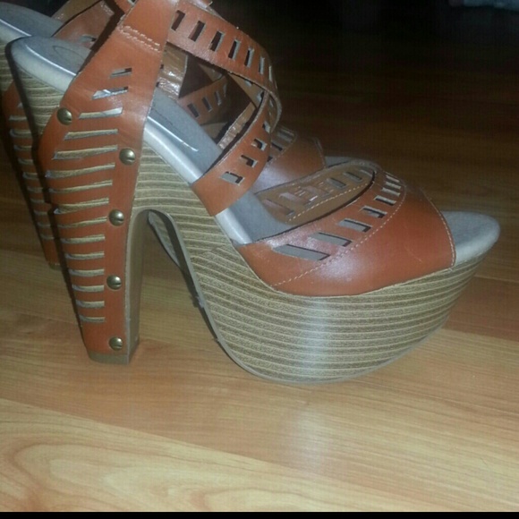 ×××SOLD××××Jessica Simpson platform heels - Picture 4 of 4