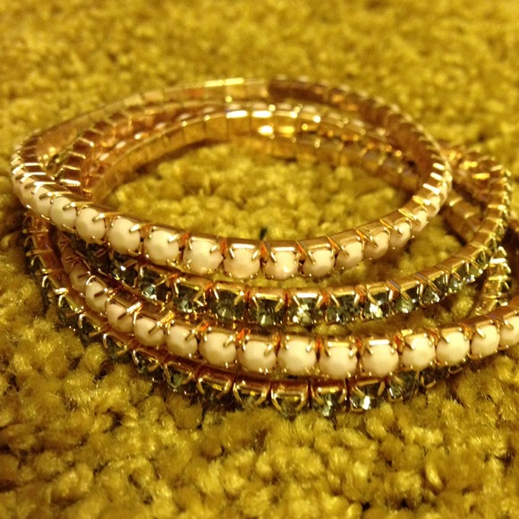 Set of 5 stretchy bracelets