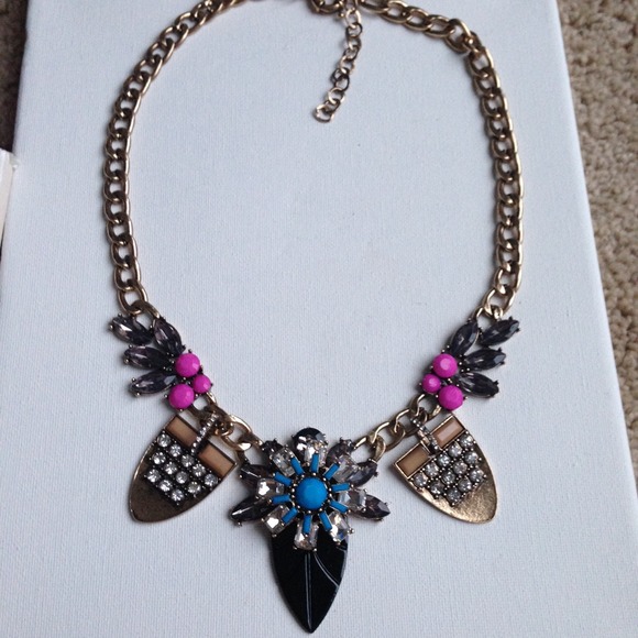 Multicolor crystal pendant Moroccan style necklace