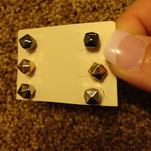 Thick gauge like earrings