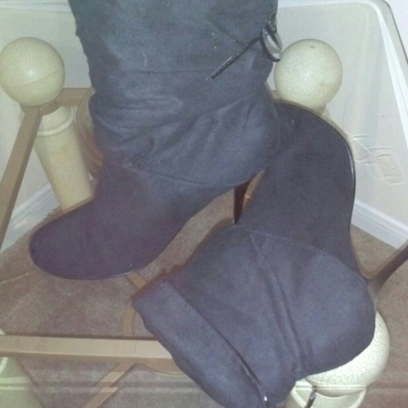 Jet black boots - Picture 2 of 4